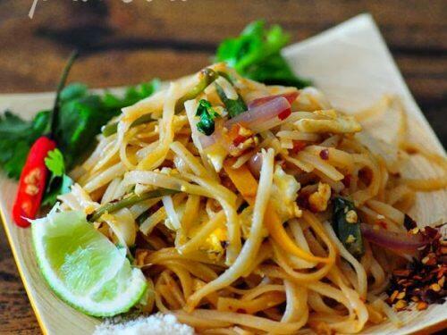 Vegetarian Pad Thai - Easy Skillet Recipe - Ministry of Curry